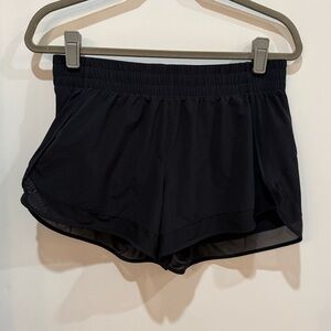 Athleta Mesh Racer Mid Rise 4 Short Size Medium